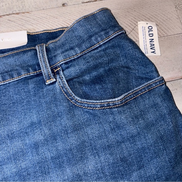 Old Navy Womens Mid Rise Roll Up  Denim Shorts Size 26 Light Wash NWT - Picture 7 of 13